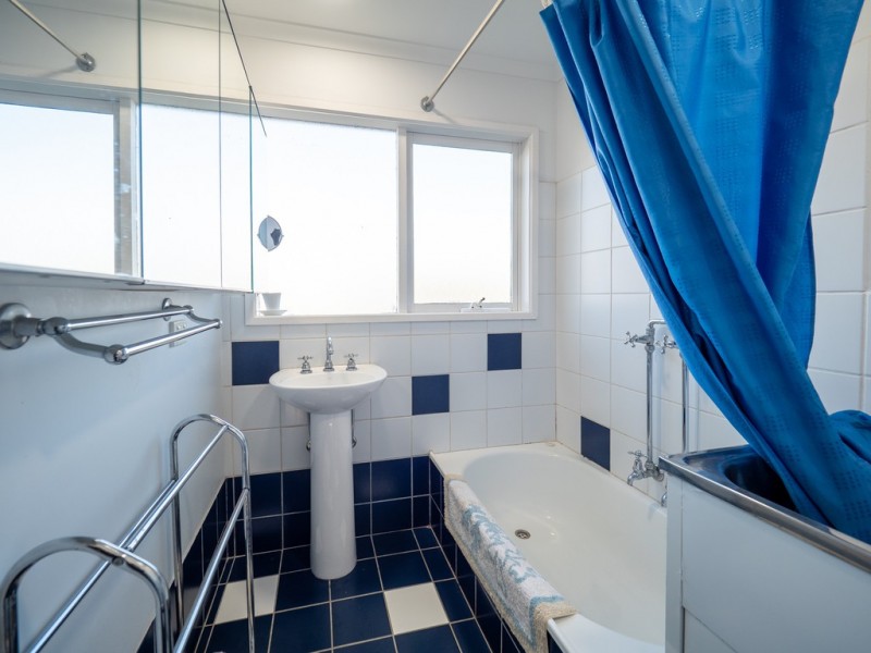 2 Seaview Cres, Surf Beach VIC 3922