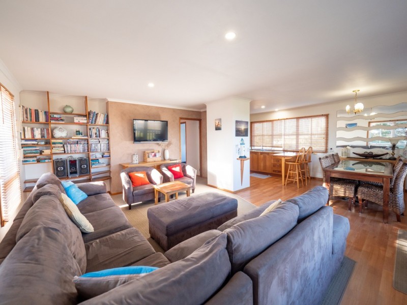 2 Seaview Cres, Surf Beach VIC 3922