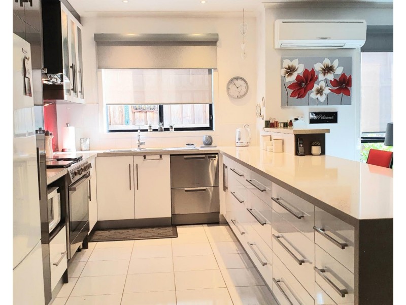 4 Amanda Close, Cowes VIC 3922