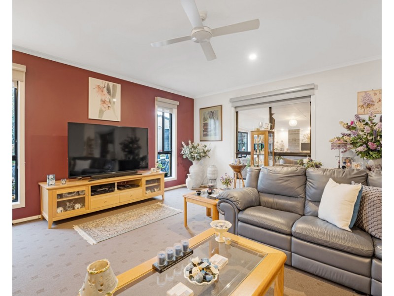 4 Amanda Close, Cowes VIC 3922