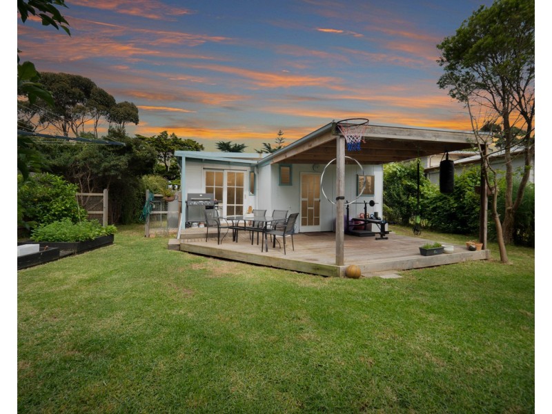 111 Red Rocks Road, Cowes VIC 3922