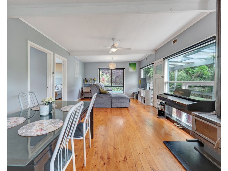 111 Red Rocks Road, Cowes VIC 3922