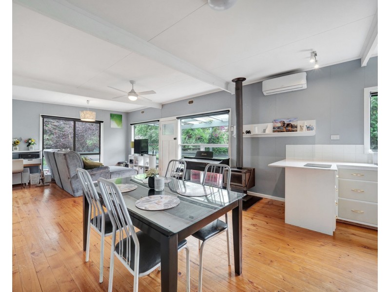 111 Red Rocks Road, Cowes VIC 3922