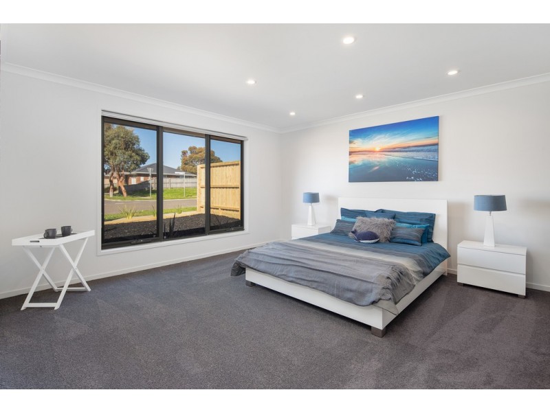 36 Elvington Avenue, Cowes VIC 3922