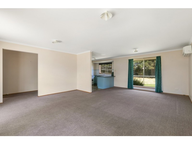 18 Robert Drive, Cowes VIC 3922