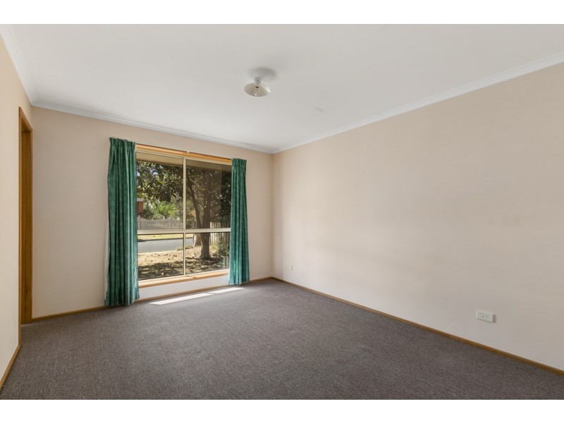 18 Robert Drive, Cowes VIC 3922