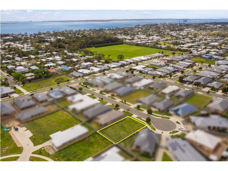 12 Pearl Court, Cowes VIC 3922