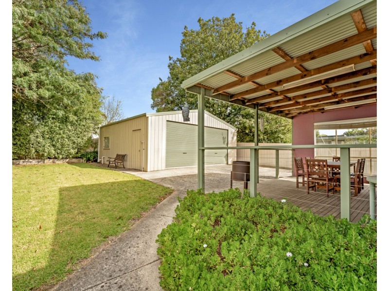 15 Island Crescent, Cowes VIC 3922