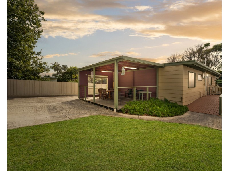 15 Island Crescent, Cowes VIC 3922