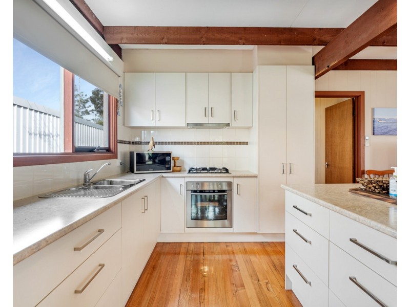 15 Island Crescent, Cowes VIC 3922