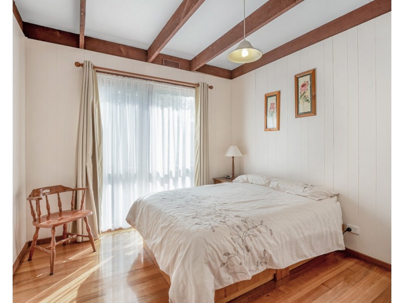 15 Island Crescent, Cowes VIC 3922