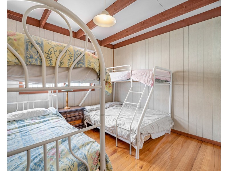 15 Island Crescent, Cowes VIC 3922