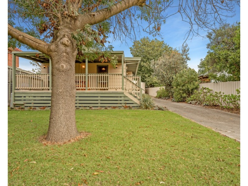 15 Island Crescent, Cowes VIC 3922