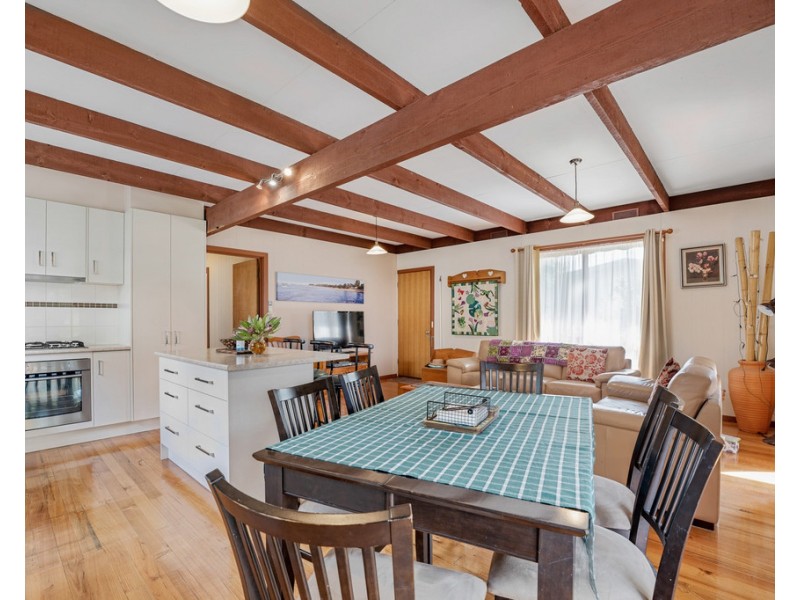 15 Island Crescent, Cowes VIC 3922