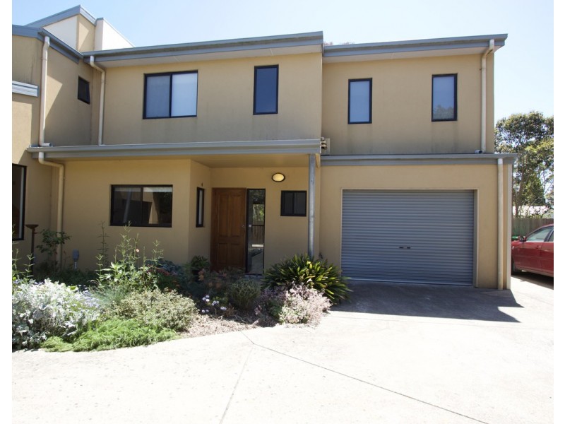 4/26 Douglas Road, Cowes VIC 3922