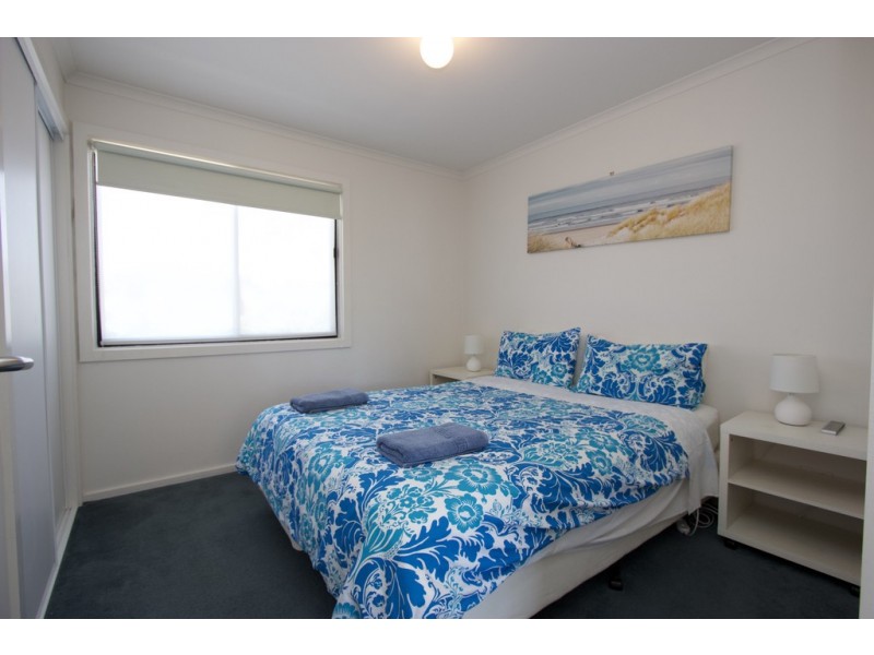 4/26 Douglas Road, Cowes VIC 3922