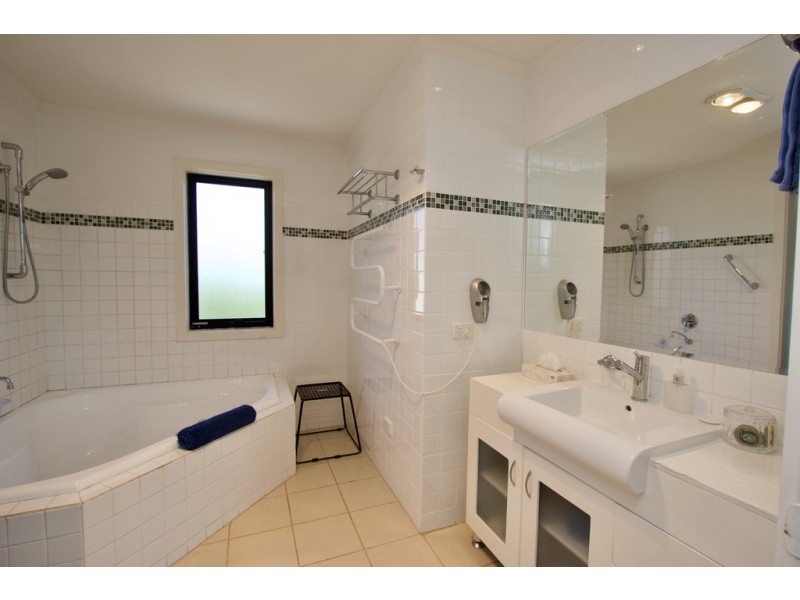 4/26 Douglas Road, Cowes VIC 3922