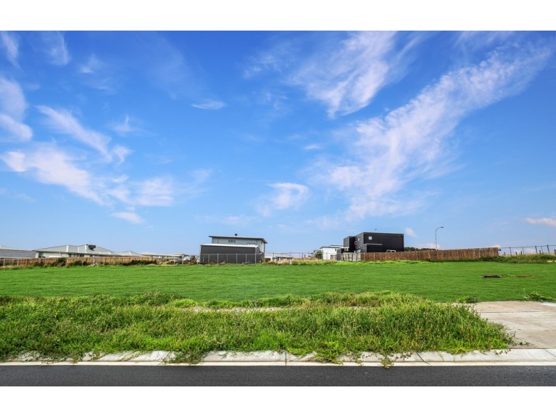 4 Elevation Crescent, San Remo VIC 3925