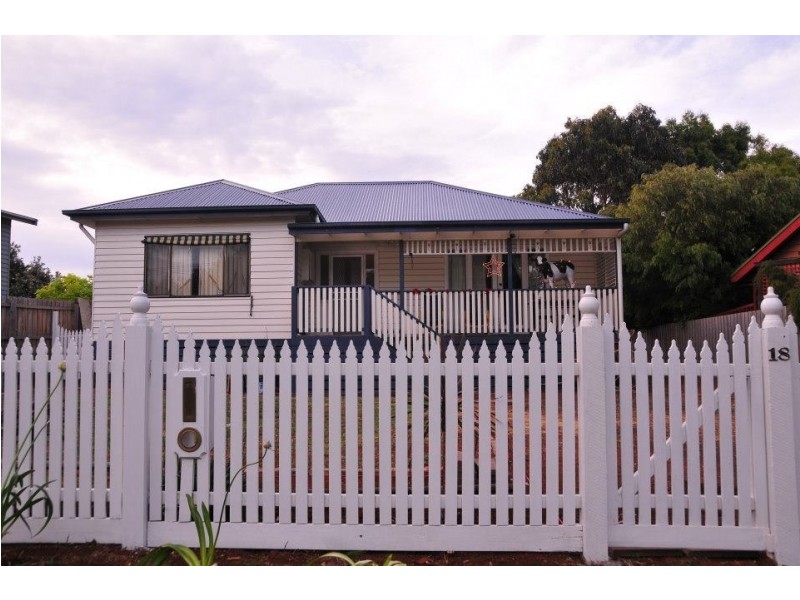 18 Clipper Crescent, Sunset Strip VIC 3922