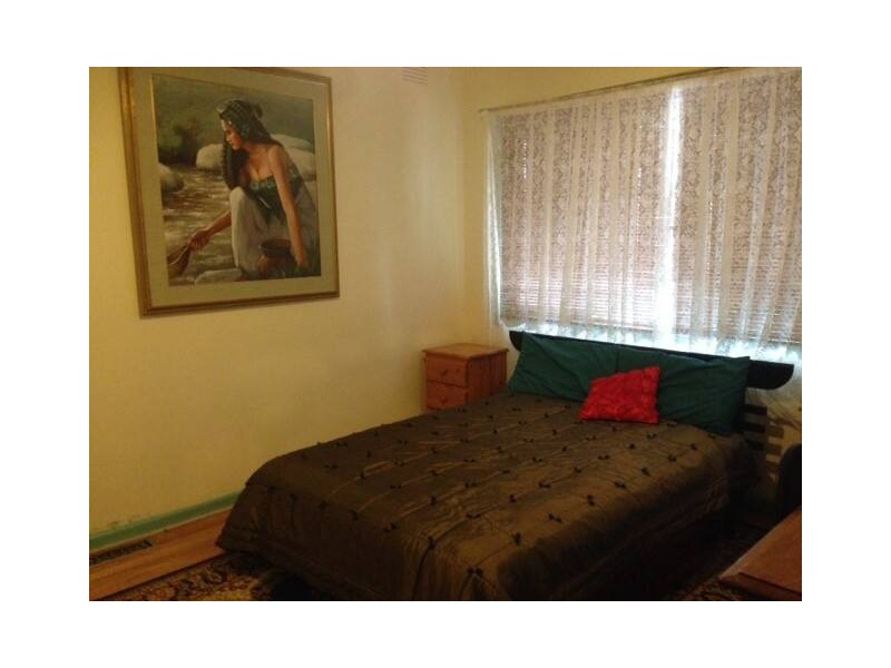 18 Clipper Crescent, Sunset Strip VIC 3922