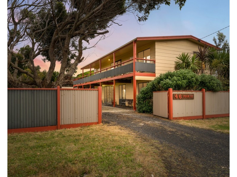 4-6 Foam Street, Sunderland Bay VIC 3922