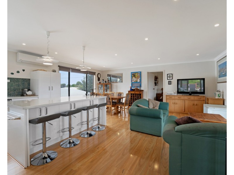 4-6 Foam Street, Sunderland Bay VIC 3922