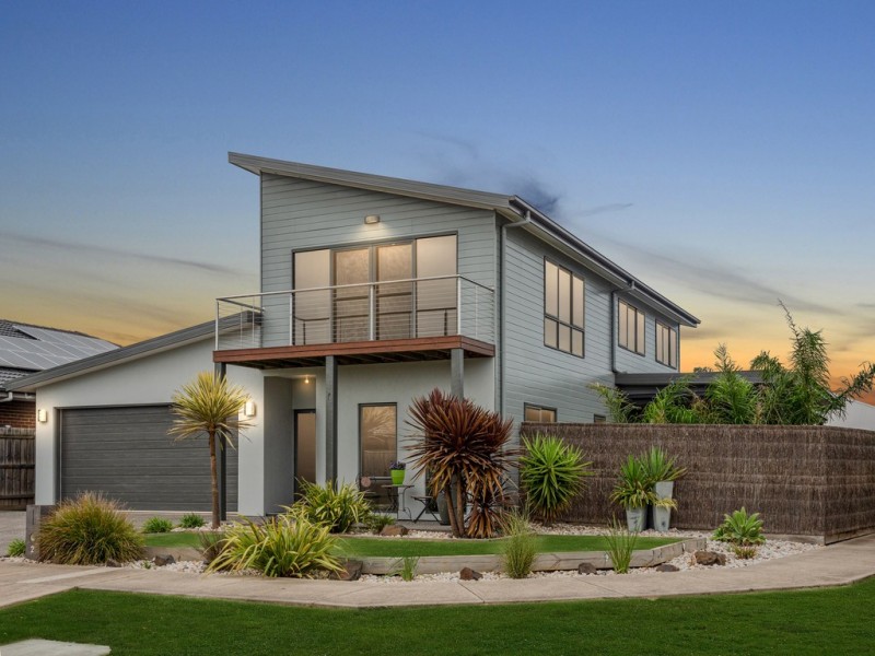 2 Seagrass Avenue, Cowes VIC 3922