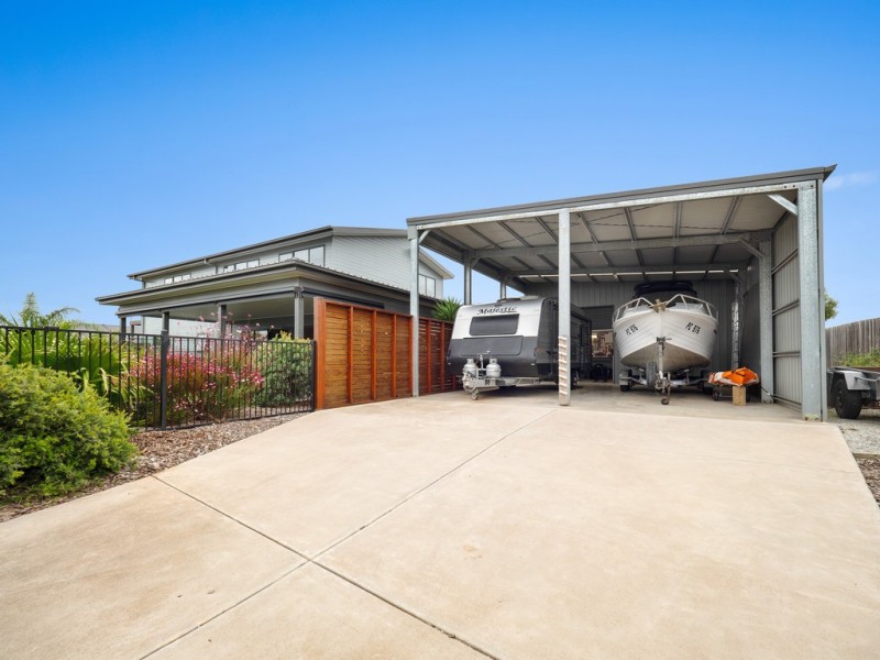 2 Seagrass Avenue, Cowes VIC 3922