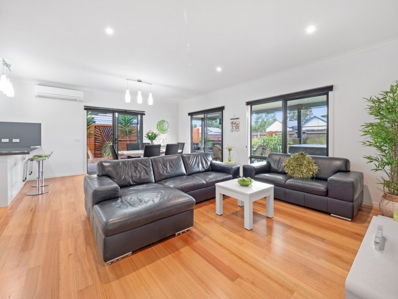 2 Seagrass Avenue, Cowes VIC 3922