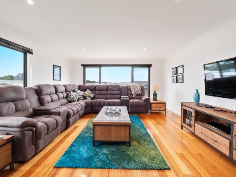 2 Seagrass Avenue, Cowes VIC 3922