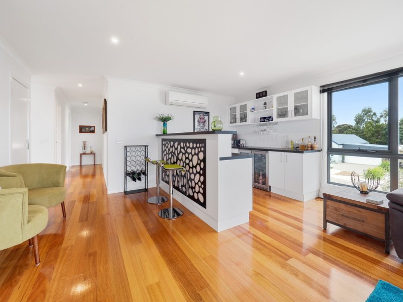 2 Seagrass Avenue, Cowes VIC 3922