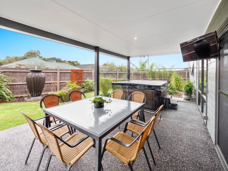 2 Seagrass Avenue, Cowes VIC 3922