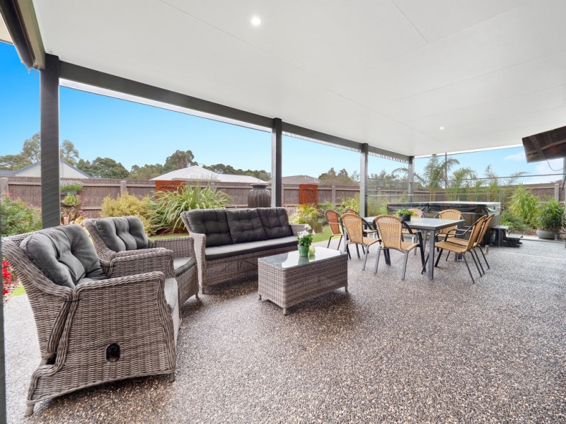 2 Seagrass Avenue, Cowes VIC 3922