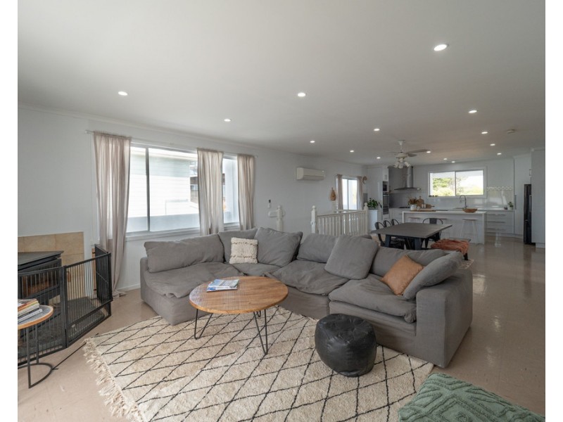 44 Sunderland Bay Road, Sunderland Bay VIC 3922