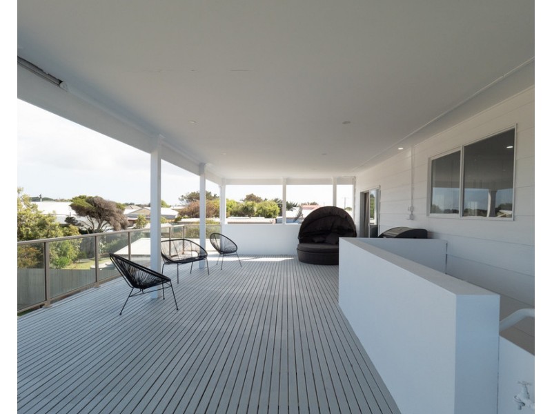 44 Sunderland Bay Road, Sunderland Bay VIC 3922