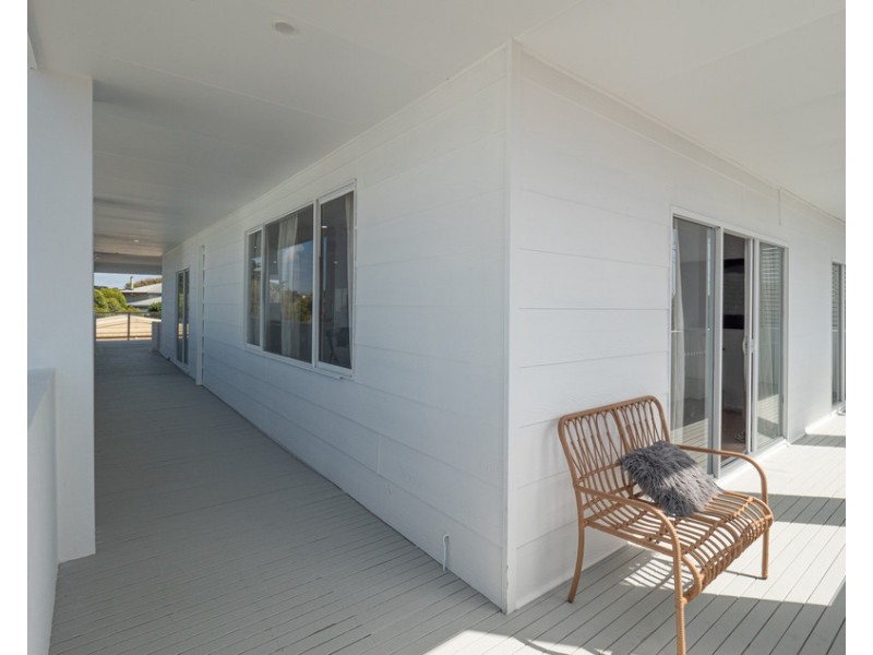 44 Sunderland Bay Road, Sunderland Bay VIC 3922