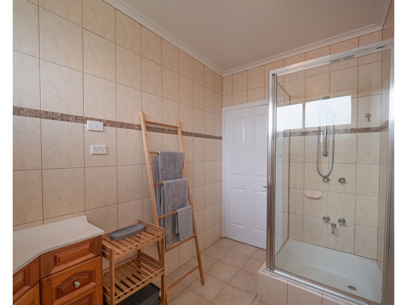 44 Sunderland Bay Road, Sunderland Bay VIC 3922