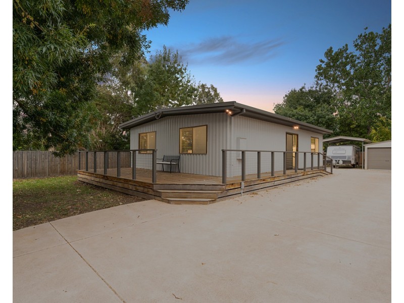 16 McKenzie Road, Cowes VIC 3922