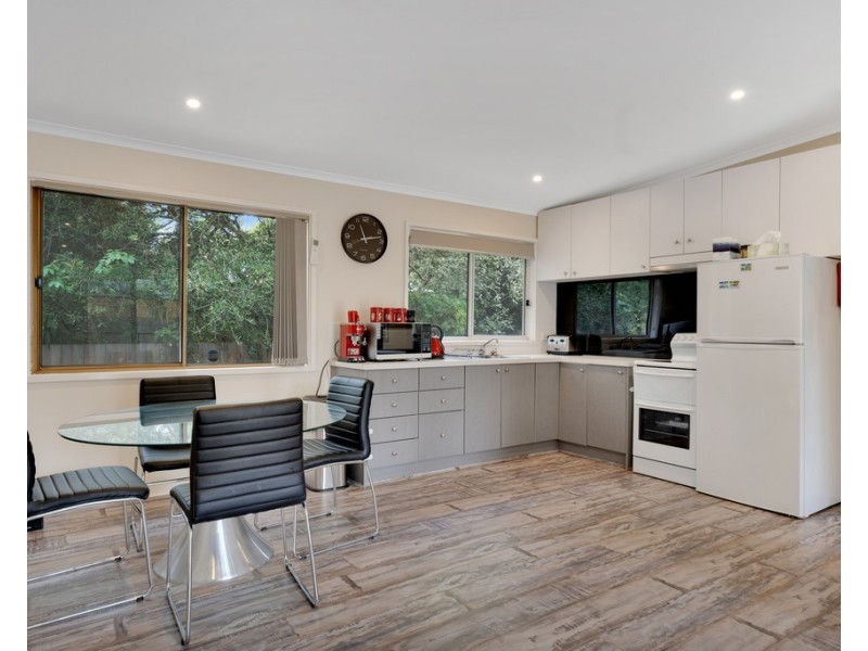 16 McKenzie Road, Cowes VIC 3922