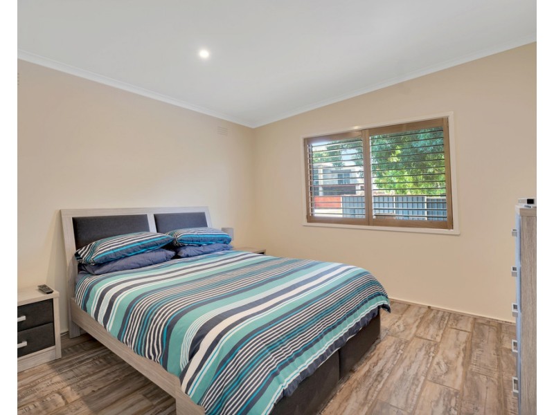 16 McKenzie Road, Cowes VIC 3922