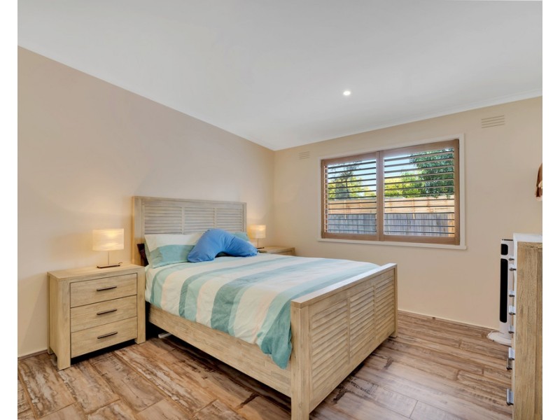 16 McKenzie Road, Cowes VIC 3922