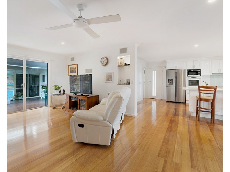 19 McRae Avenue, Cowes VIC 3922