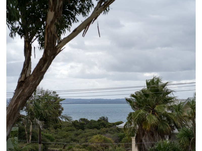 19 McRae Avenue, Cowes VIC 3922