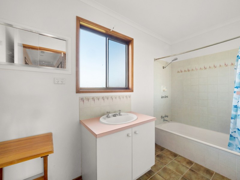 27 Foam Street, Sunderland Bay VIC 3922