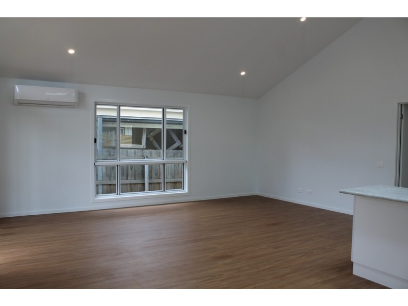 8 James Street, Cowes VIC 3922