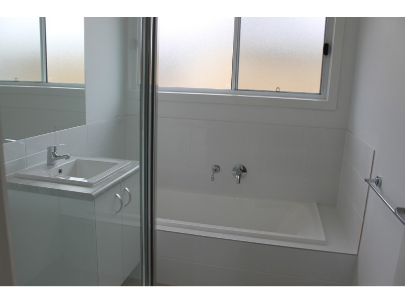 8 James Street, Cowes VIC 3922