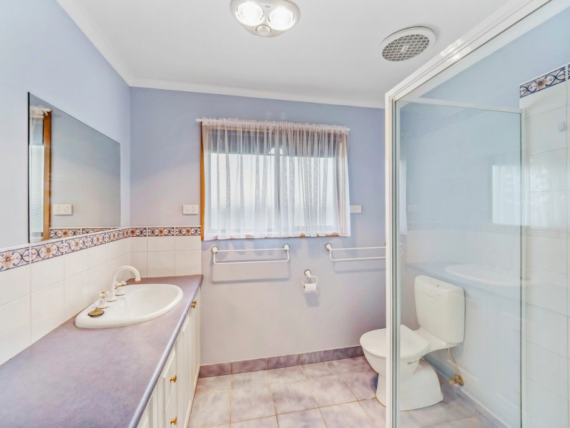 15 Boonderabbi Way, Cowes VIC 3922