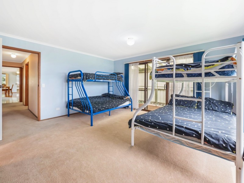 15 Boonderabbi Way, Cowes VIC 3922