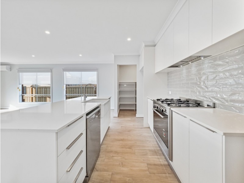 14 Sandpiper Circuit, Cowes VIC 3922