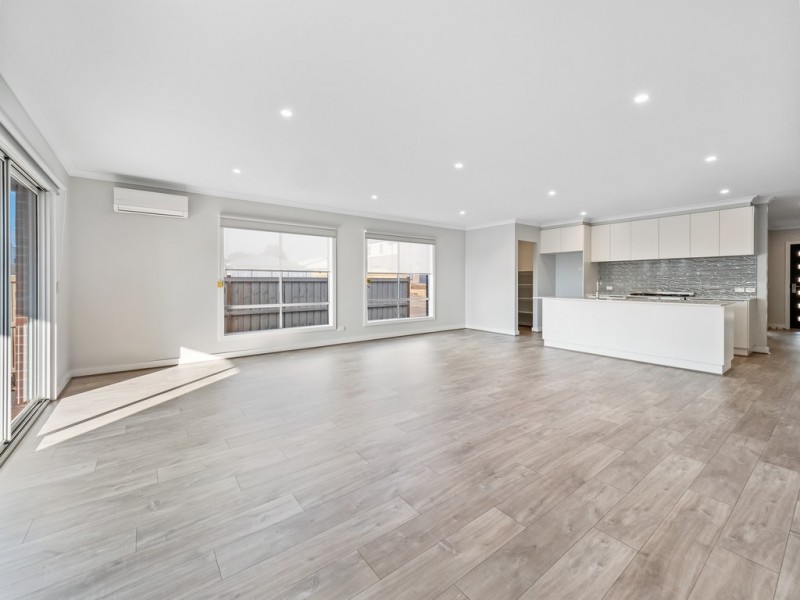 14 Sandpiper Circuit, Cowes VIC 3922